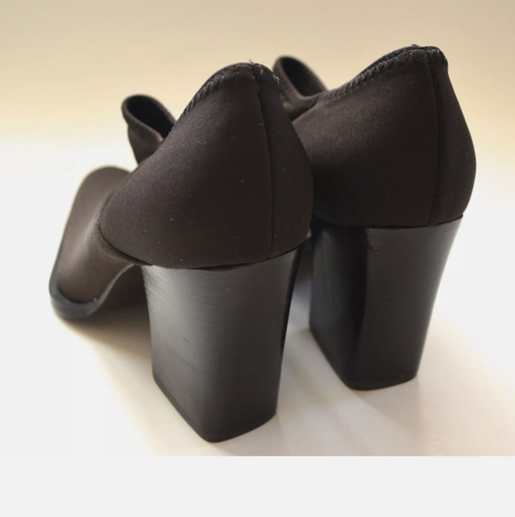 NINE WEST SIZE 5 1/2 M BROWN STRETCH ELASTIC STACK HEEL SLIP ON PUMPS SHOES - Picture 2 of 8